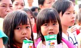 Vinamilk tiên phong mang chương trình sữa học đường đến với trẻ em