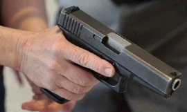 Giải quyết mâu thuẫn bằng súng, nạn nhân bị bắn gục tại nhà