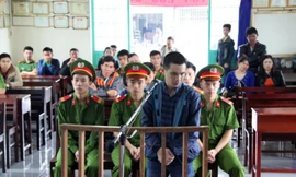 Lê Trọng Hiếu trước vành móng ngựa.