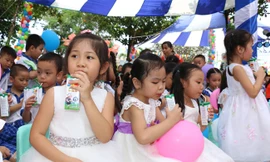 Đưa chương trình Sữa học đường đến 500 trường học ở Đà Nẵng 