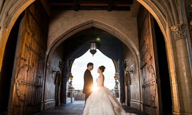 Du khách chi 180.000 USD để làm hoàng tử, công chúa