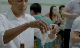 Ông Obama tại quán bún chả Hương Liên.
