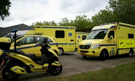 Đội xe cứu thương giả của 6 tên tội phạm người Anh.