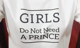 Chiếc áo khiến Kim Jayeon mất việc.