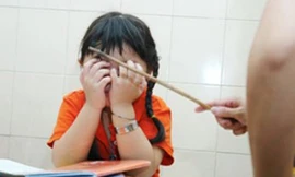 Thầy giáo bị tố đánh học sinh