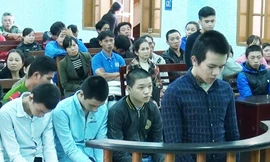 Bị cáo Đỗ Phi Hoàng trước vành móng ngựa.