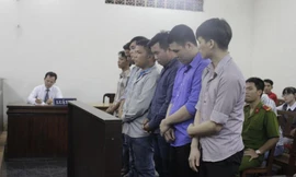 Các bị cáo tại phiên tòa. Ảnh: Tân Châu