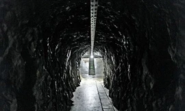 Đường hầm bí ẩn vào các kho vàng khổng lồ tuyệt đối an toàn