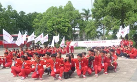 Nối liền một dòng máu Việt. 