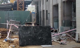 Hai công nhân lắp kính rơi từ tầng 8 chung cư ở Sài Gòn