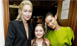 Victoria Beckham thay váy cho con gái sau khi bị chê trách để Harper mặc đồ quá già