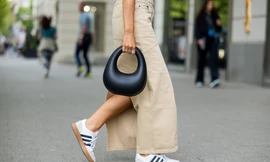 4 đôi giày đa năng nên bỏ vào vali khi đi du lịch, thoải mái mà vẫn thời trang