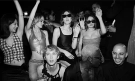 Jennie BLACKPINK "quẩy" hết mình cùng con gái Johnny Depp tại Liên hoan phim Cannes