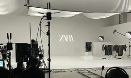 Zara đưa siêu mẫu lên livestream bán hàng tại Trung Quốc, thu hút 1,2 triệu mắt xem