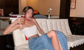 Áo hai dây kết hợp chất liệu denim, lựa chọn tuyệt vời cho ngày Hè nóng nực