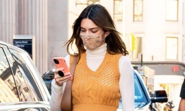 Nhìn Kendall Jenner mặc gì là biết món đồ nào sắp lên ngôi, có cả áo "đụng hàng" Jennie!