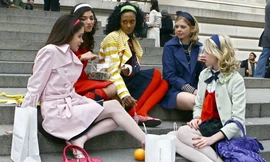 #Back2School: Phối đồ đồng phục sang chảnh như hội "rich kid" phim học đường Hollywood