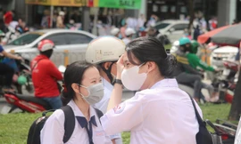 Đề Văn thi tốt nghiệp THPT đợt 2: Từng xuất hiện trên "đỉnh Olympia", thầy cô nhận xét gì?