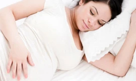 Mẹ ngủ sai tư thế, thai nhi dễ chết yểu