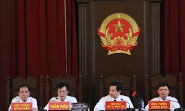 Hội đồng xét xử phiên tòa.