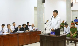 Bị cáo Đinh La Thăng tại tòa.