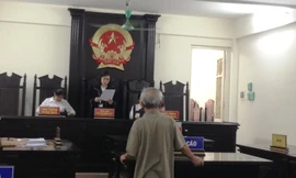 Chủ tọa tuyên án với ông Nguyễn Bá Mắn.