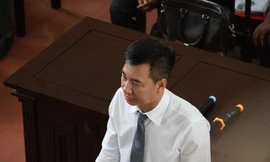 Luật sư Nguyễn Danh Huế tại tòa.