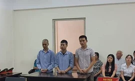 Từ trái qua, các bị cáo Mạnh, Thành và Lâm.