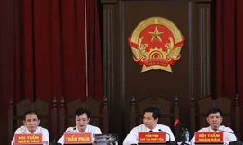 Hội đồng xét xử phiên tòa.