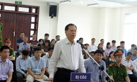 Bị cáo Phùng Đình Thực tại tòa phúc thẩm.