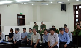 Các bị cáo tại tòa.