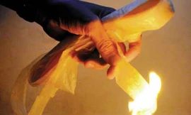 Vỏ lạp xưởng giống hệt nilon