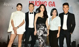 Trang Trần, Kim Lý, Trương Ngọc Ánh, Phương Thanh và Hiếu Nguyễn trong buổi tiệc chiêu đãi của 'Hương Ga'.