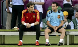 Xavi và Casillas ép RFEF phải tăng tiền thưởng
