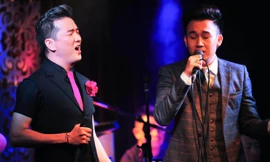 Dương Triệu Vũ và Mr. Đàm vẫn diễn cực sung dù bị ghép ảnh hôn nhau ngay trước khi lên sân khấu.