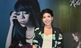 Minh Chuyên hạnh phúc trong ngày ra mắt album Vol 1 'Khi nào anh thuộc về em'.