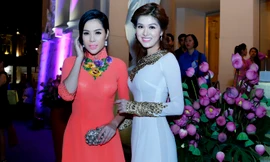 Oanh Yến, Victoria Phương Nguyễn e ấp áo dài