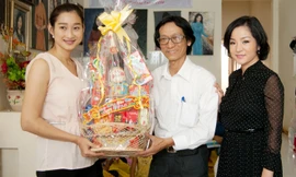 Thúy Nga làm từ thiện trước khi về Mỹ ăn Tết