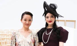 Lý Nhã Kỳ hội ngộ Châu Tấn ở Tuần lễ thời trang cao cấp Paris.