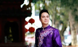 Nhật Tinh Anh bảnh bao trên phố ngày Tết