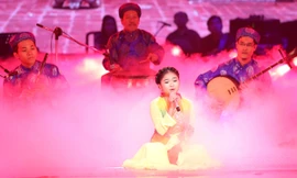 Thiện Nhân với màn thể hiện chầu văn vô cùng xuất sắc.