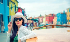 Ngọc Hân thanh lịch và sành điệu ở Venice.