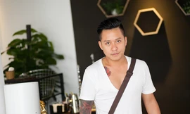 Tuấn Hưng tất bật chuẩn bị cho liveshow dù vợ sắp sinh.