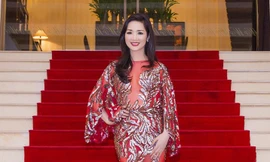 Giáng My mặc những trang phục dạ hội vô cùng lộng lẫy trong đêm thơ-nhạc do cô tổ chức vào tối 8/8.