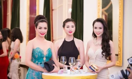 Cựu người mẫu Thúy Hằng, Ngô Thanh Vân và Vũ Ngọc Anh khoe nhan sắc lộng lẫy.