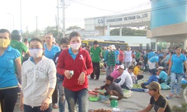 Việc làm, nỗi buồn cuối năm