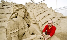 Những công trình điêu khắc độc đáo từ cát, nước