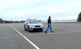 Đánh giá phanh tự động tránh người đi bộ sang đường trên SUV