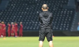 Cận cảnh buổi tập làm quen sân Buriram của tuyển Việt Nam