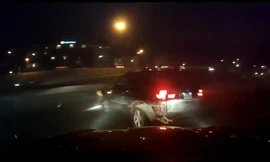 BMW X5 húc đuôi ôtô trên cao tốc ở Mỹ